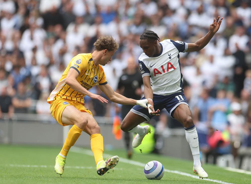 布朗过去6场场均33.3分7.3板7.2助，带队5胜1负